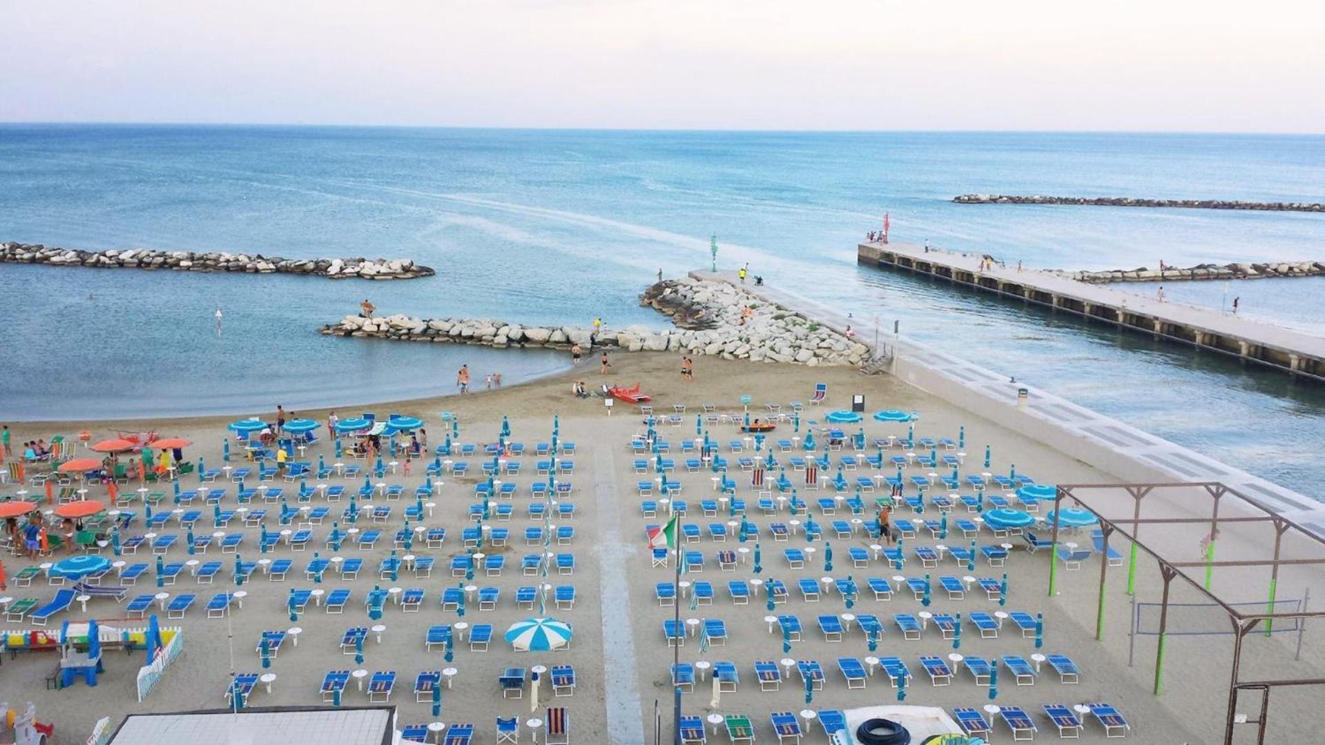 Hotel Levante Bellaria-Igea Marina Esterno foto