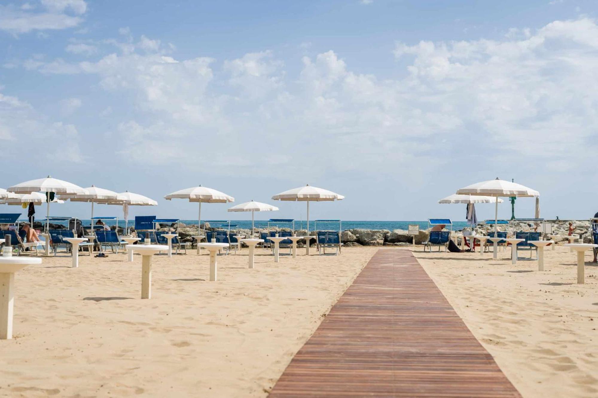 Hotel Levante Bellaria-Igea Marina Esterno foto