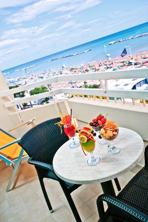 Hotel Levante Bellaria-Igea Marina Esterno foto